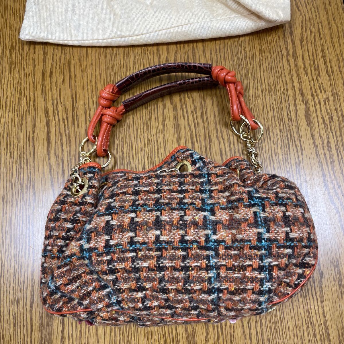 Item photo