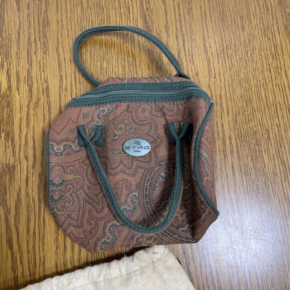 Item photo